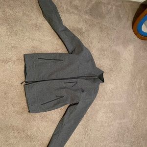 Mens north face jacket size small. Waterproof/wind proof insulated coat like new